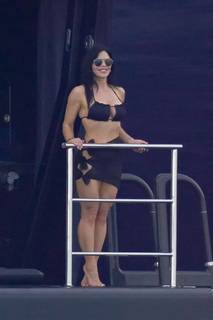 Lauren Sanchez feet photo thumbnail