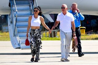 Lauren Sanchez feet photo thumbnail