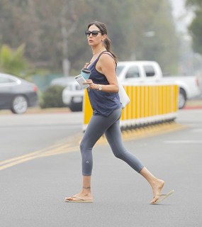 Lauren Silverman feet photo 13