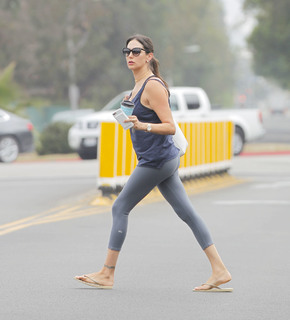 Lauren Silverman feet photo 11