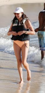 Lauren Silverman feet photo 17