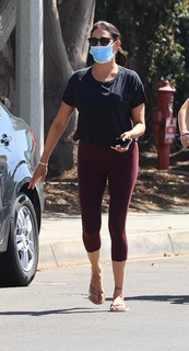 Lauren Silverman feet photo 17