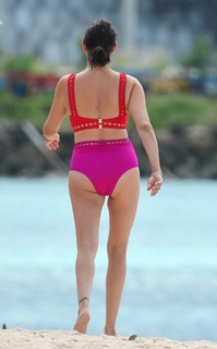 Lauren Silverman feet photo 9