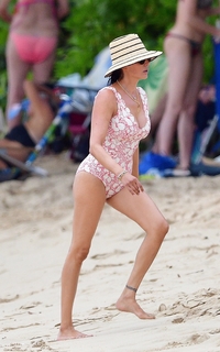 Lauren Silverman feet photo 20