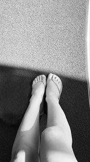 Lauren Southern feet photo thumbnail