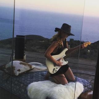 Lauren Swickard feet photo 3