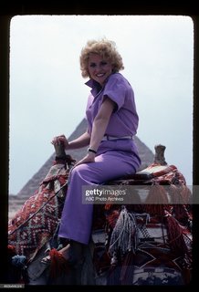 Lauren Tewes feet photo 2