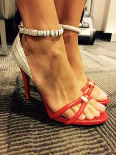 Lauren Thompson feet photo 17