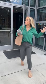 Lauren Thompson feet photo 11