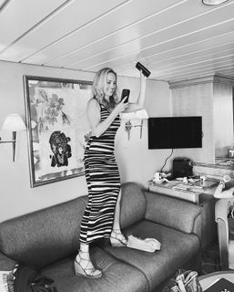 Lauren Thompson feet photo 9