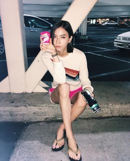 Lauren Tsai feet photo 2