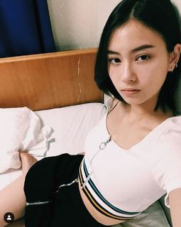 Lauren Tsai feet photo 5
