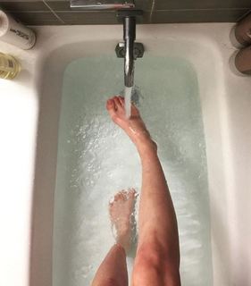 Lauren Tsai feet photo 3
