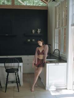 Lauren Tsai feet photo 13