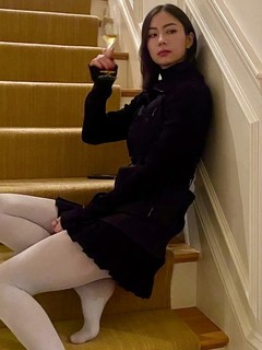 Lauren Tsai feet photo 12