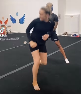 Lauren Williams feet photo 11