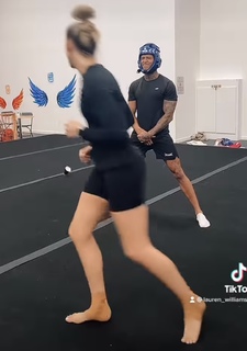 Lauren Williams feet photo 10