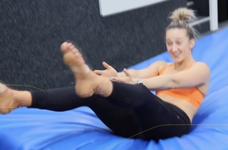 Lauren Williams feet photo 7