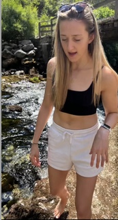 Lauren Williams feet photo 20