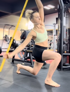 Lauren Williams feet photo 8