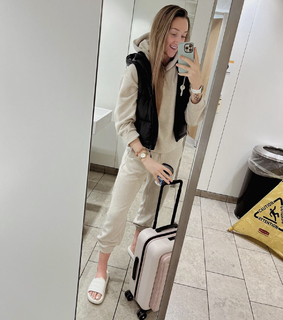 Lauren Williams feet photo 16