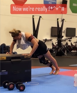 Lauren Williams feet photo 6