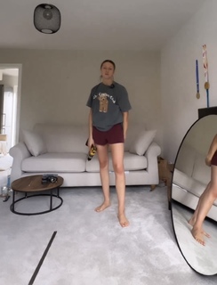 Lauren Williams feet photo 10