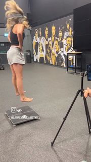 Lauren Williams feet photo 15