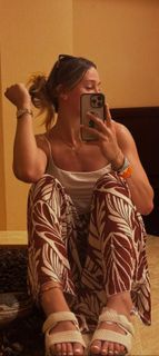 Lauren Williams feet photo 2