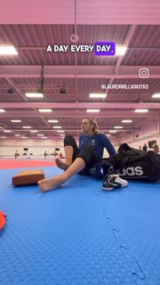 Lauren Williams feet photo 15