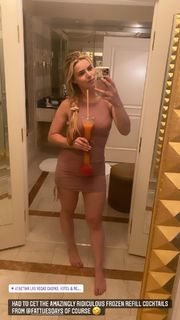 Lauren Woods feet photo 11