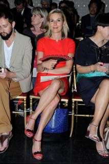 Laurence Ferrari feet photo 11