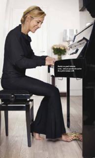 Laurence Ferrari feet photo 5