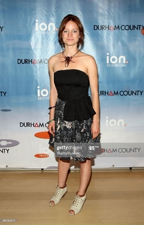 Laurence Leboeuf feet photo 2