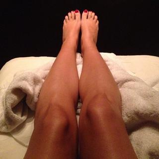 Laurie Cholewa feet photo 17