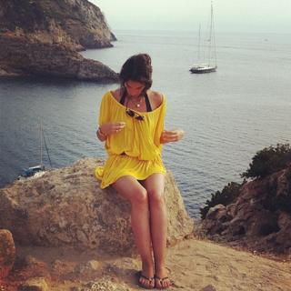 Laurie Cholewa feet photo 10