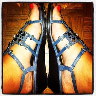Laurie Cholewa feet photo 7