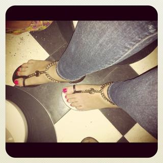 Laurie Cholewa feet photo 5