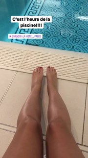 Laurie Cholewa feet photo 12