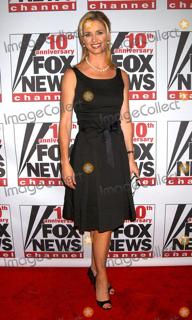 Laurie Dhue feet photo 10