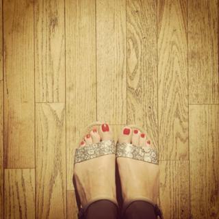 Laurie Dhue feet photo 5