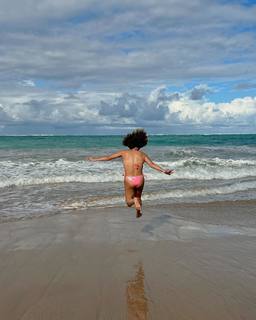 Laurie Hernandez feet photo 9