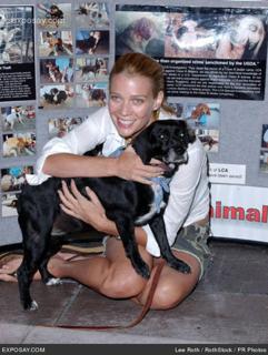 Laurie Holden feet photo thumbnail