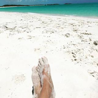 Laurie Holden feet photo thumbnail