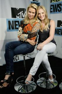 Laurie Holden feet photo thumbnail