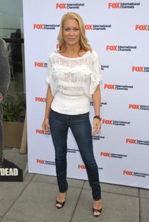 Laurie Holden feet photo thumbnail