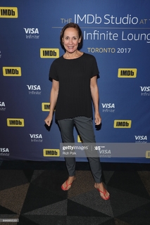 Laurie Metcalf feet photo thumbnail
