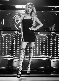Laurita Fernández feet photo 1