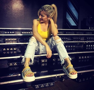 Laurita Fernández feet photo 19