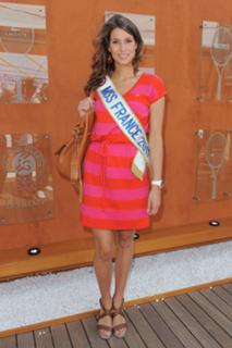 Laury Thilleman feet photo thumbnail